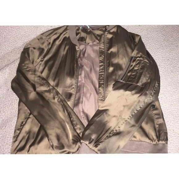 💕😍MAKE AN OFFER! TAUPE SATIN BOMBER JACKET😍💕 - Picture 4 of 4